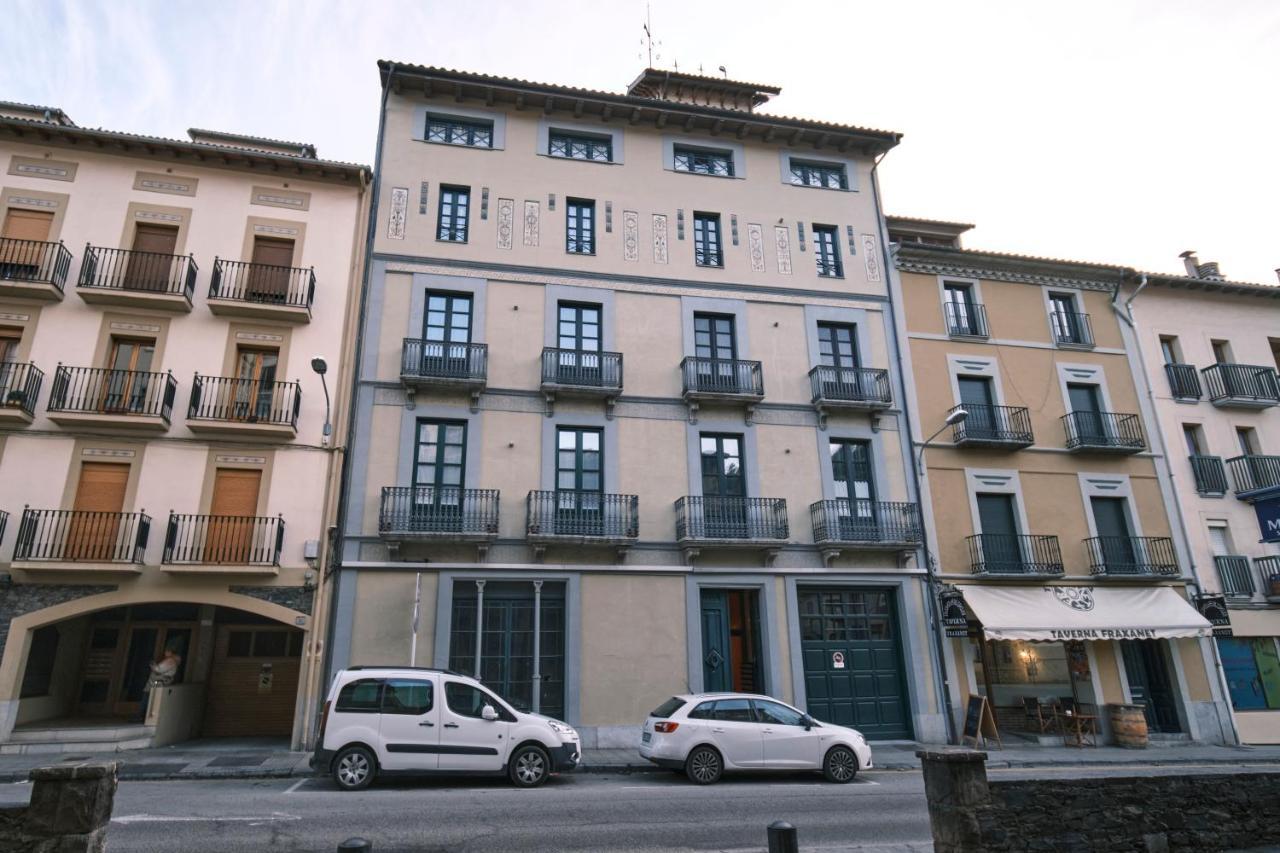 Magnolia Can Mateu, Bonito Apartamento Centrico Con Parking Camprodon Luaran gambar